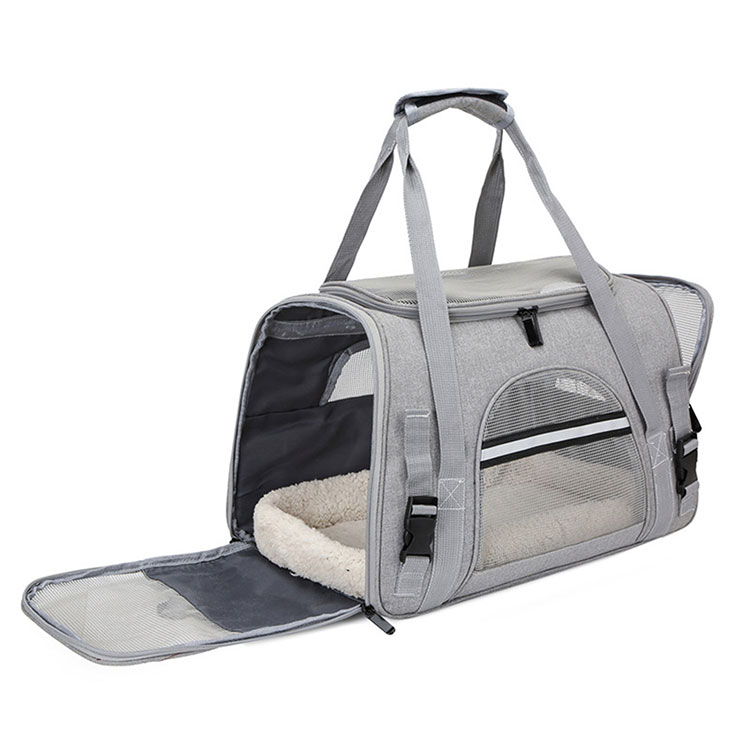 Unleash a New Way for Your Pet's Travel: A Comprehensive Analysis of Pet Carrier Types and Their Advantages
